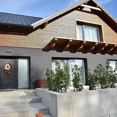 Chalet Chalet Black Deer *