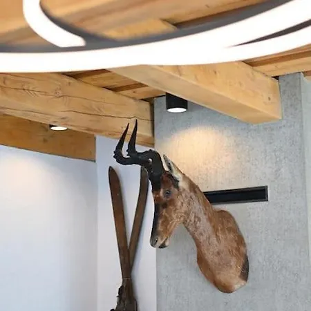 Chalet Chalet Black Deer