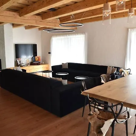 Chalet Chalet Black Deer *